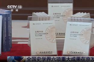 跟队记者：卡马文加未参加皇马今日合练，他仍单独训练